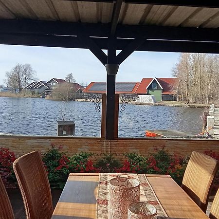 B&B Aan Het Water Earnewald Ngoại thất bức ảnh