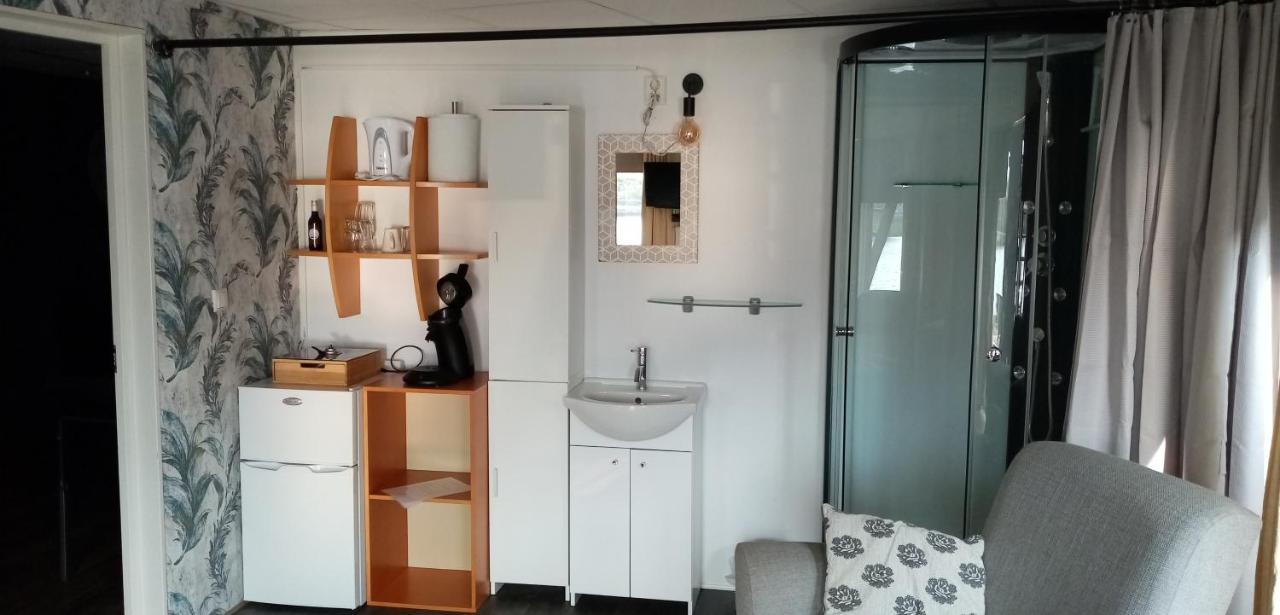 B&B Aan Het Water Earnewald Ngoại thất bức ảnh