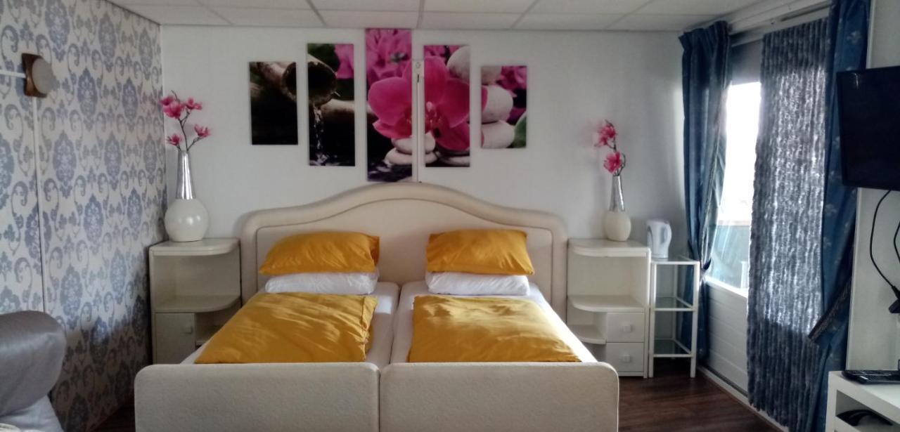 B&B Aan Het Water Earnewald Ngoại thất bức ảnh
