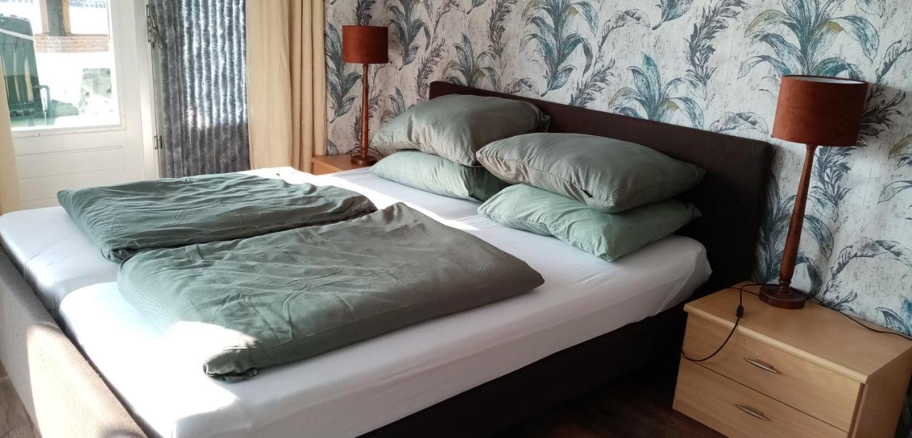 B&B Aan Het Water Earnewald Ngoại thất bức ảnh