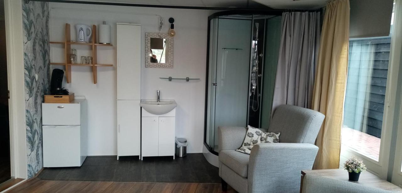 B&B Aan Het Water Earnewald Ngoại thất bức ảnh