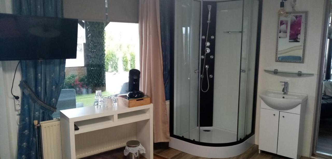 B&B Aan Het Water Earnewald Ngoại thất bức ảnh