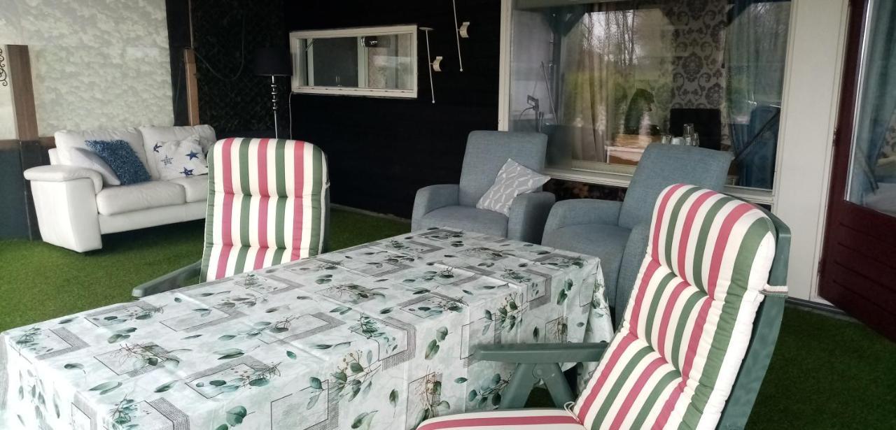 B&B Aan Het Water Earnewald Ngoại thất bức ảnh