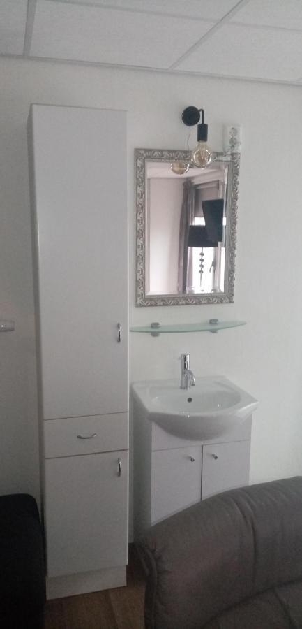 B&B Aan Het Water Earnewald Ngoại thất bức ảnh